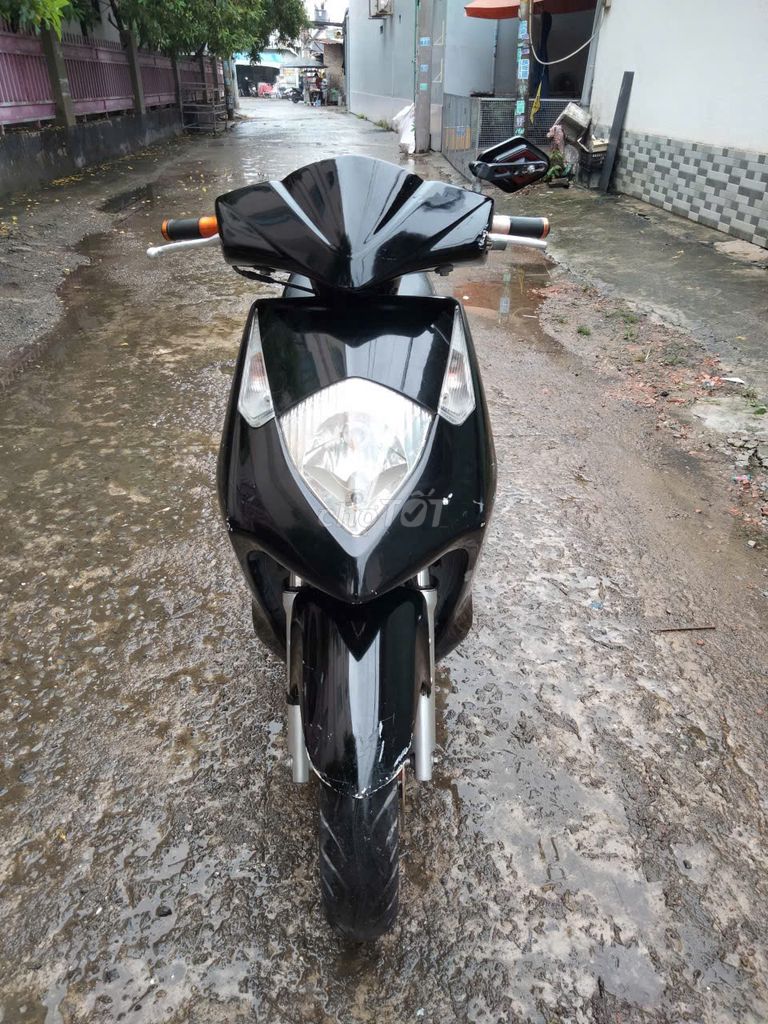 Honda Dylan 150cc черный, тихий двигатель, отличное состояние