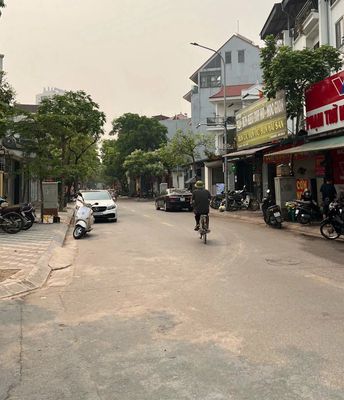 BÁN ĐẤT  MẶT NGÕ THÔNG- PHÚ THƯỢNG -TÂY HỒ- Ô TÔ 7 CHỖ ĐỖ CỬA