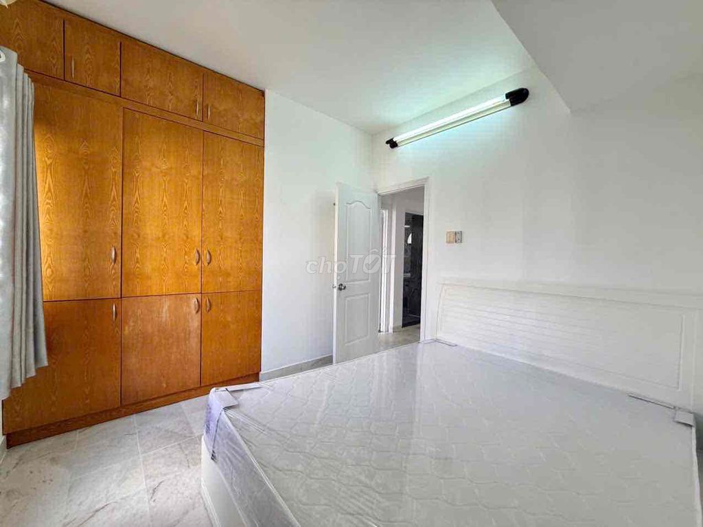 Продается Hung Vuong 2 Phu My Hung DT: 62 м2, 2 спальни, красивый, просторный дом