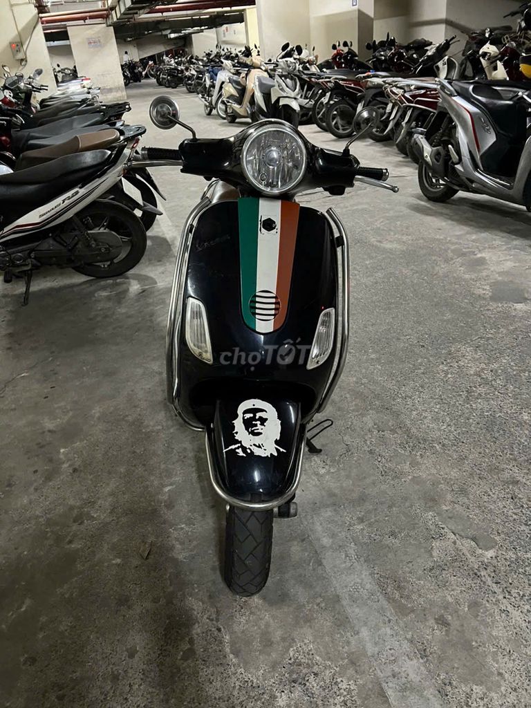 Piaggio Vespa 2006 Đen. Mua bán Xe máy tại Quận Đống Đa Hà Nội được đăng bởi La Vinh hình 1