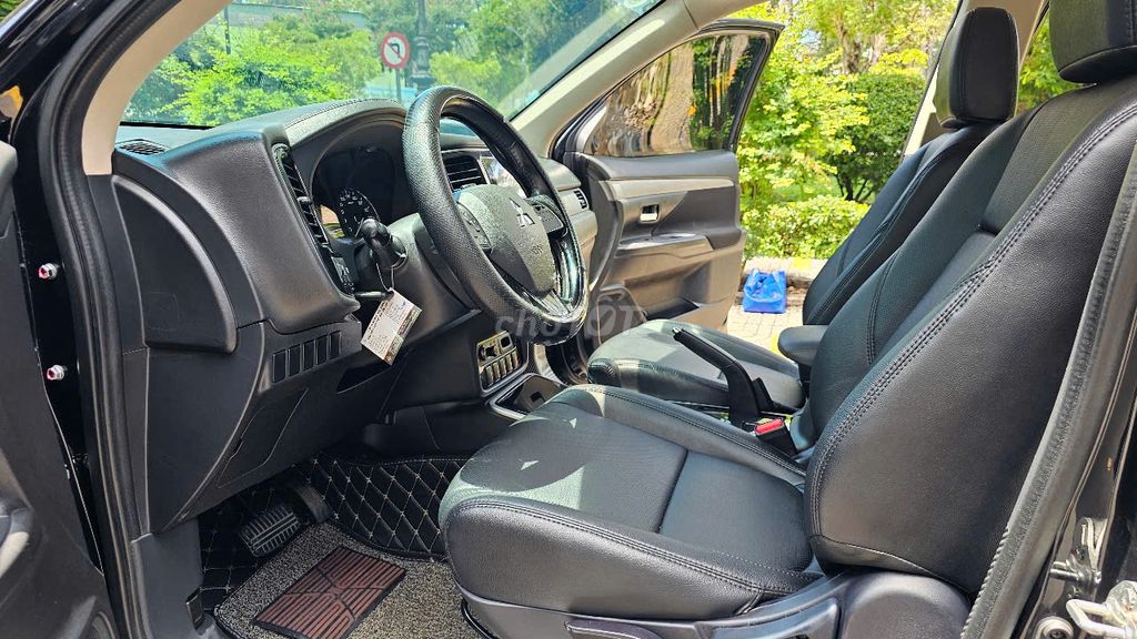 Mitsubishi Outlander 2019 2.0 CVT - 68000 km. Mua bán Ô tô tại Quận 10 Tp Hồ Chí Minh được đăng bởi Anh Thanh hình 8
