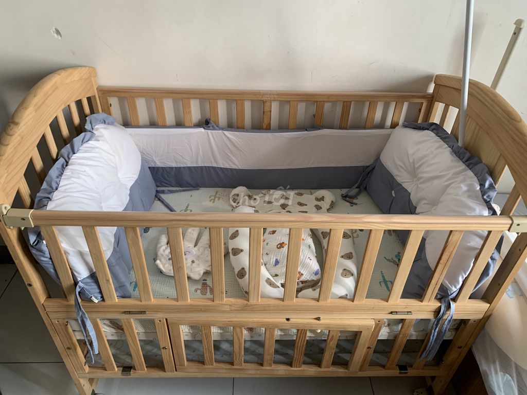 Cũi gỗ Happybaby full phụ kiện