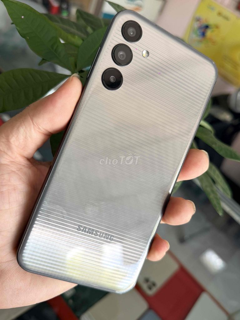 Samsung M15 5G 6GB/128GB  pin trâu 6000. Mua bán Điện thoại tại Thành phố Mỹ Tho Tiền Giang được đăng bởi Sanh Phone hình 1