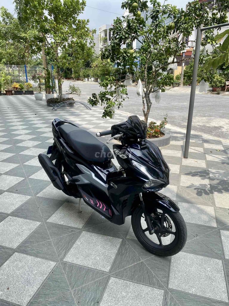 Honda Air Blade 125cc 2023 черный глянец 15.000 км