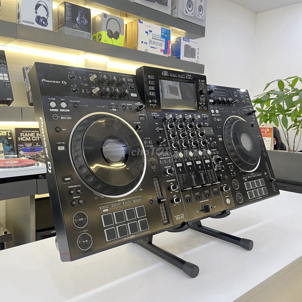 Bàn DJ Pioneer DJ XDJ-XZ Đen 2021. Mua bán Nhạc cụ tại Quận Phú Nhuận Tp Hồ Chí Minh được đăng bởi Viết Anh hình 1