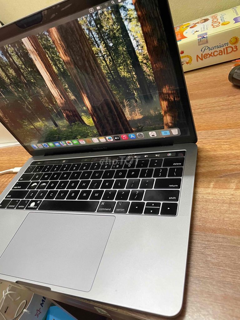 MacBook Pro 2018 13 inch 16GB/512GB