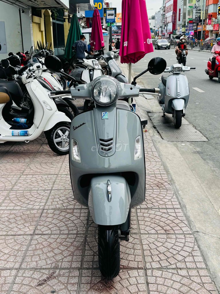 Vespa GTS 300 2019 xám xi măng bs Tphcm chính chủ. Mua bán Xe máy tại Quận Phú Nhuận Tp Hồ Chí Minh được đăng bởi VESPA Piaggio Quốc Vương  hình 5