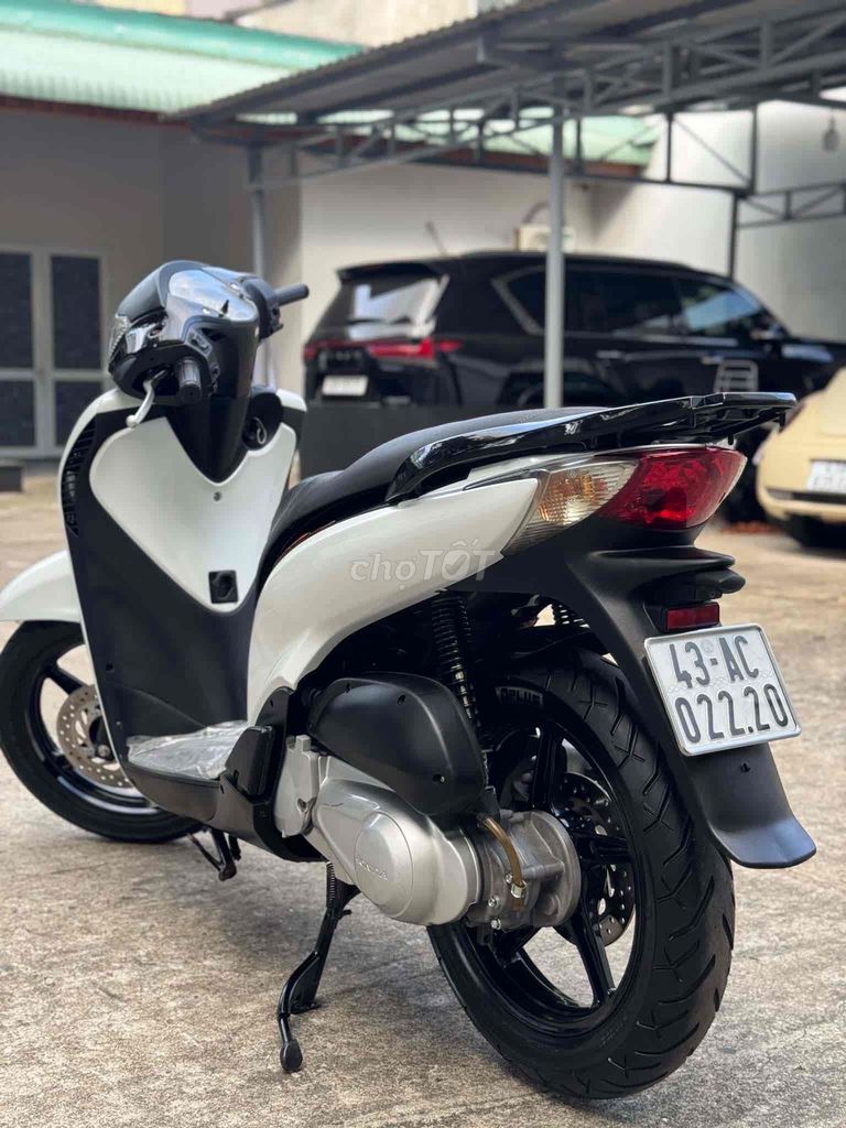 Honda SH125 Ý Trắng số máy 1059 xe đẹp nguyên rin