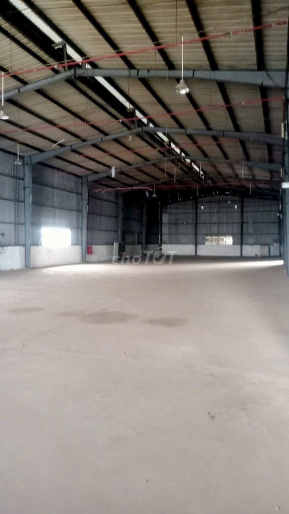 CHO THUÊ XƯỞNG MT ĐƯỜNG XE CONTAINER 40F 