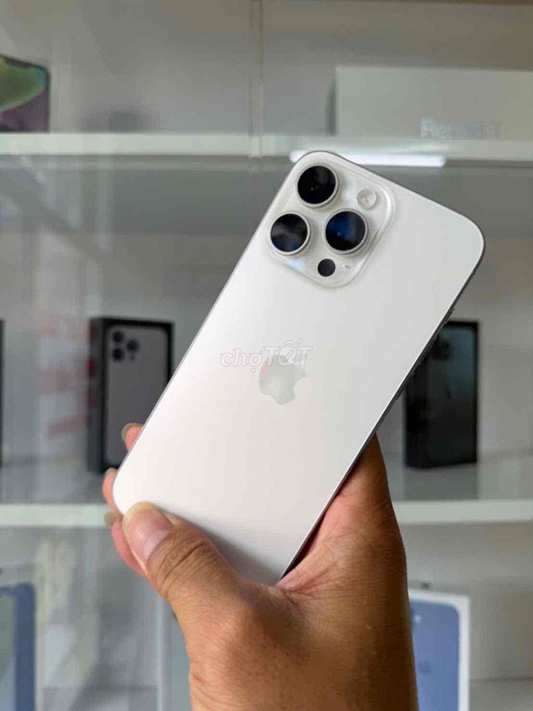 iPhone 15 Pro Max 256GB Trắng 99% Co khe sim. Mua bán Điện thoại tại Thành phố Cà Mau Cà Mau được đăng bởi NHAN APPLE hình 1