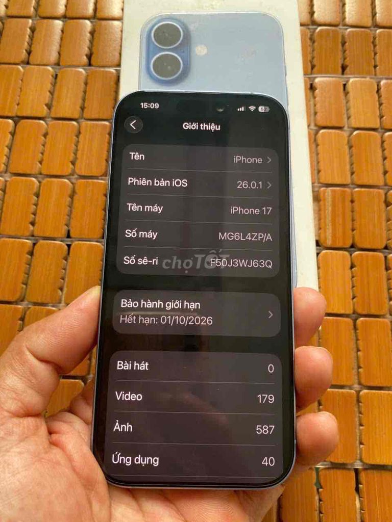 iPhone 17 Xanh dương đập hộp cellphones. Mua bán Điện thoại tại Huyện Cần Giuộc Long An được đăng bởi Tran van  nghĩa  hình 1