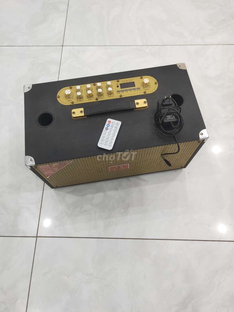 Loa Bluetooth VB BOX Hát karaoke Đen, Vàng. Mua bán Tivi, Âm thanh tại Huyện Đông Anh Hà Nội được đăng bởi Vượng hình 1