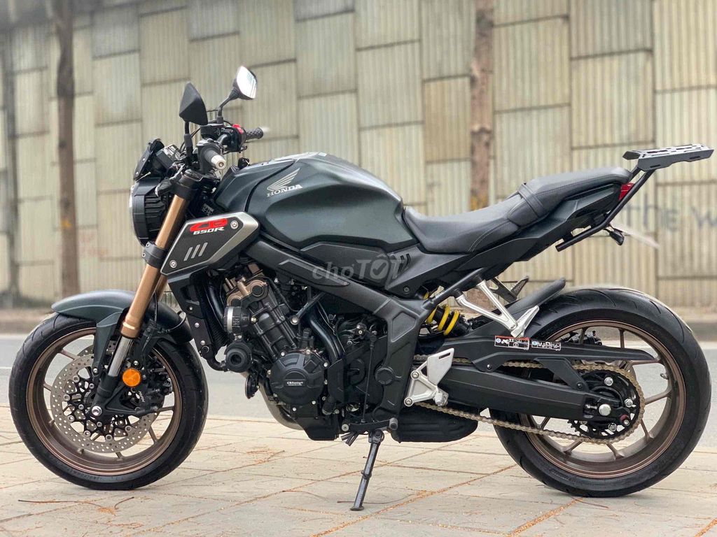 Honda CB650R 2022 biển 29 đẹp vip xe nhiều đồ chơi