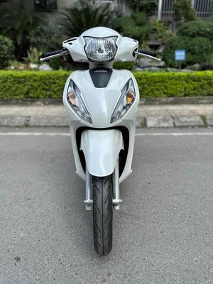 Honda Vision 2025 Trắng 5990km. Mua bán Xe máy tại Quận Hoàng Mai Hà Nội được đăng bởi Xe Máy Quân Oanh 