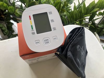 Máy đo huyết áp điện tử bắp tay AXD 809 mới 100%