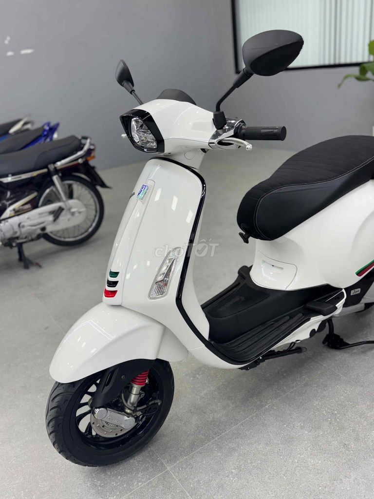 VespaSprint 125Abs 2021 Trắng rin đẹp chuẩn lướt. Mua bán Xe máy tại Quận Cái Răng Cần Thơ được đăng bởi Cửa Hàng Xe Máy Quang Sang hình 10