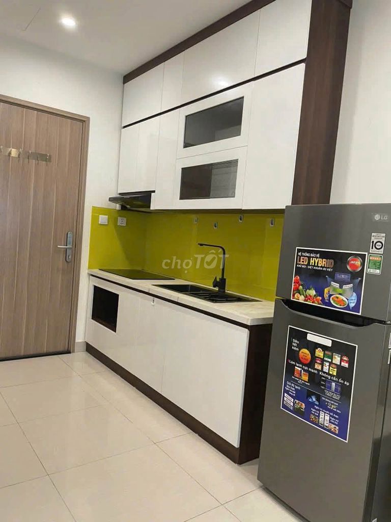 Аренда студии Vinhomes Smart City с полной мебелью 6,5 млн