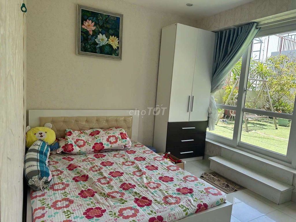 Cho thuê penhouse Gateway 3PN sân vườn full nội thất