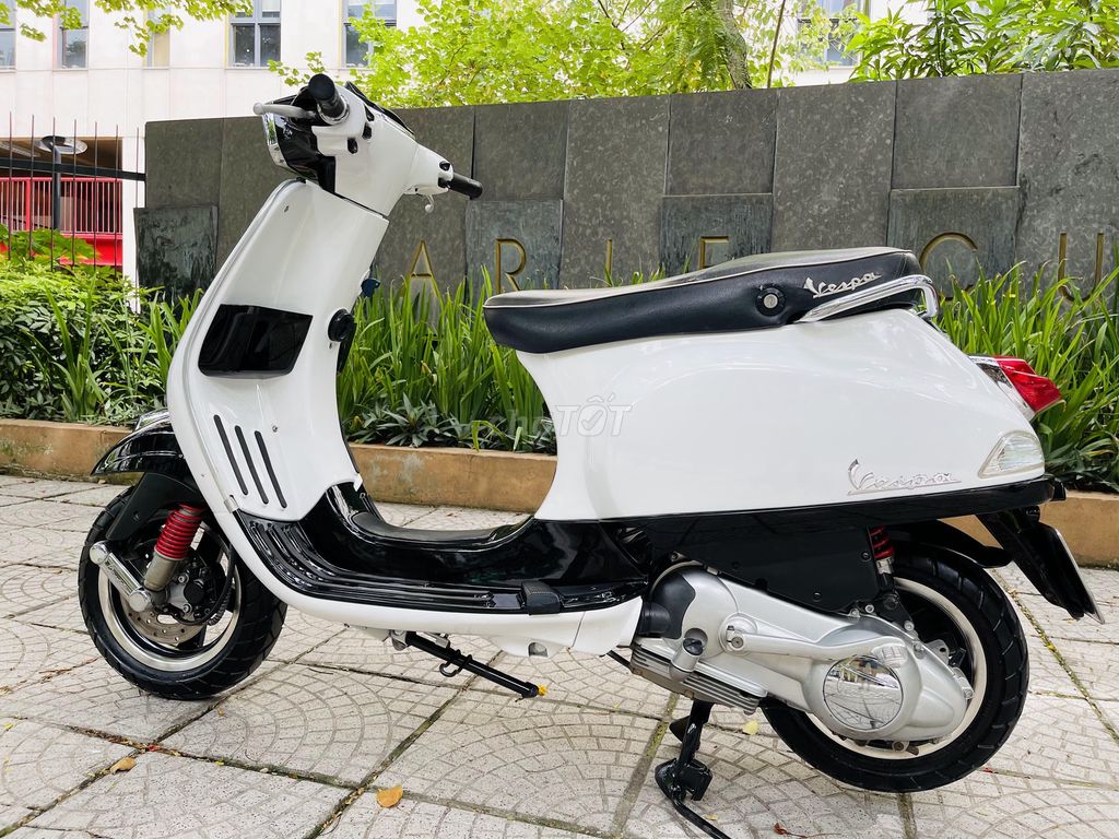 VESPA 125S TRẮNG ĐEN BIỂN 29 XE ĐẸP CHÍNH CHỦ. Mua bán Xe máy tại Quận Cầu Giấy Hà Nội được đăng bởi Lộc Phát hình 5