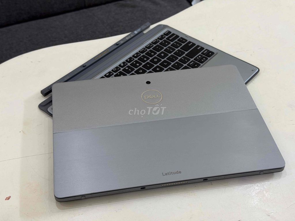 Dell Latitude 7210 i7 10610 16 256 13" FHD Touch. Mua bán Laptop tại Quận Ba Đình Hà Nội được đăng bởi Tùng Lê hình 1