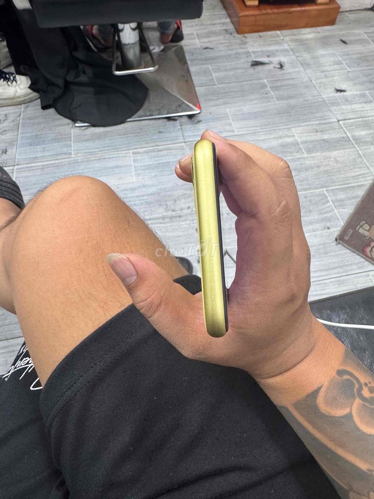 iPhone 11 128GB Vàng Pin new Main zin. Mua bán Điện thoại tại Quận Đống Đa Hà Nội được đăng bởi Hùng Teo hình 1