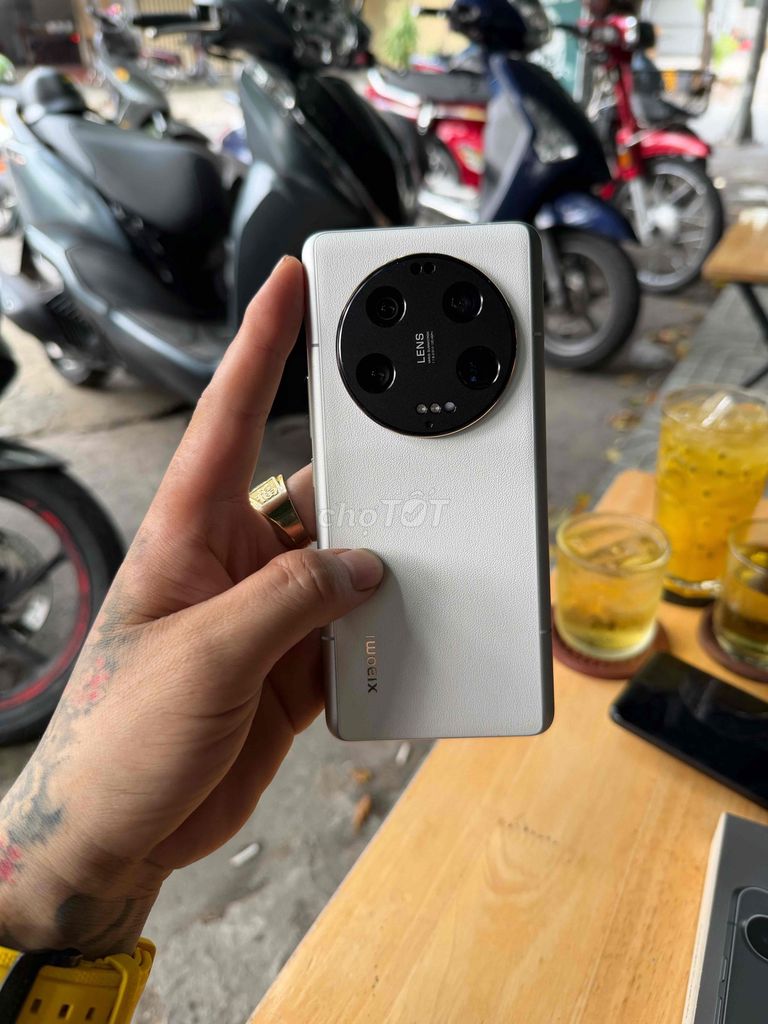 Xiaomi 13 Ultra 256GB Trắng 12/256 đẹp keng. Mua bán Điện thoại tại Quận Tân Bình Tp Hồ Chí Minh được đăng bởi Nguyễn Thắng Mobile hình 1