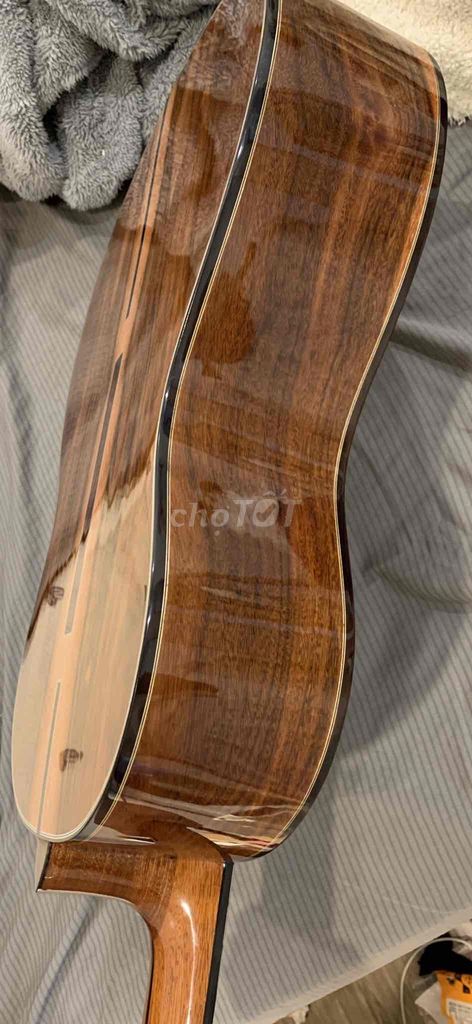 Guitar classic còn mới nguyên