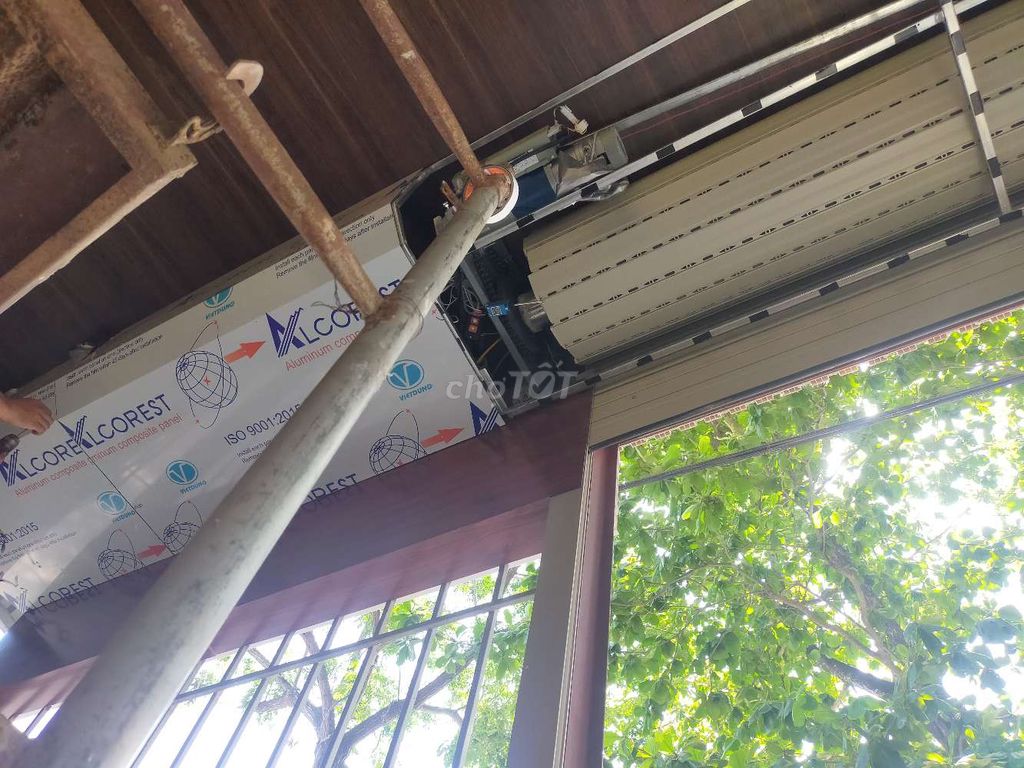 Dịch vụ sửa chữa cửa cuốn Hà Nội. Dịch vụ tại Quận Cầu Giấy Hà Nội được đăng bởi Trương văn hùng hình 1
