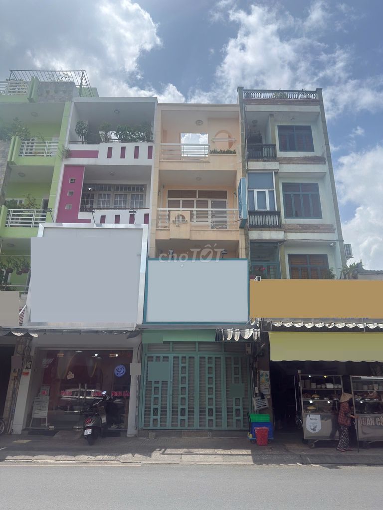 MẶT TIỀN TÂN HƯƠNG GẦN NGÃ 3 DT 4x16m, 1 Trệt, 2 Lầu. GIÁ RẺ!!!