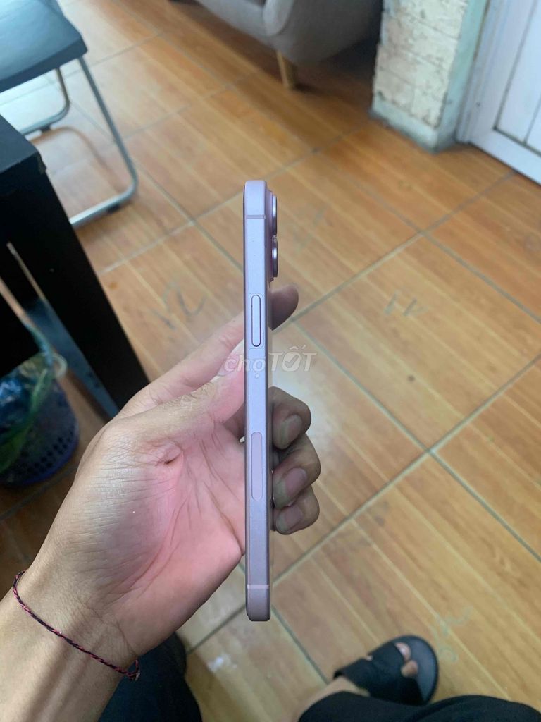 Apple iPhone 15 Plus Hồng Nứt lưng. Mua bán Điện thoại tại Huyện Tiên Du Bắc Ninh được đăng bởi Vàng Văn Giám hình 1