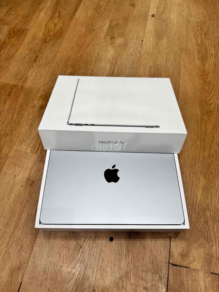Cần bán nhanh macbook air m2 8/256 vna. Mua bán Laptop tại Quận Thanh Xuân Hà Nội được đăng bởi Long Chon hình 1
