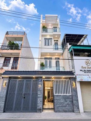 Townhouse 100 m² · 5 bed · Đường Lê Thị Riêng