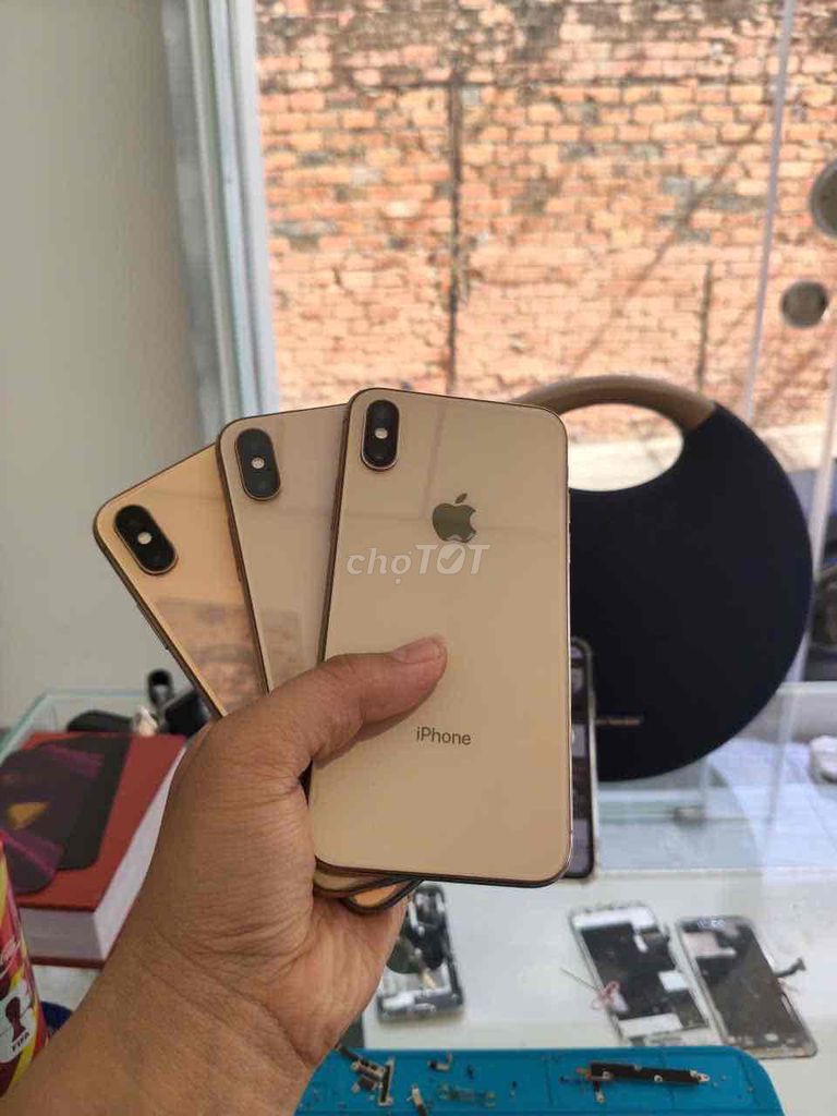 Apple iPhone XS 256GB Vàng, XSM 64GB vàng zin full. Mua bán Điện thoại tại Thành phố Biên Hòa Đồng Nai được đăng bởi Hoàng Minh hình 1