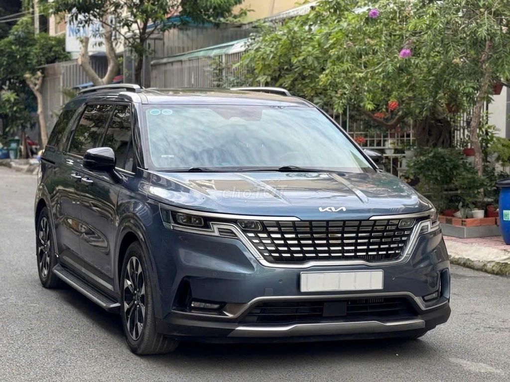 Kia Carnival Signature 2022, серый, 20 000 км