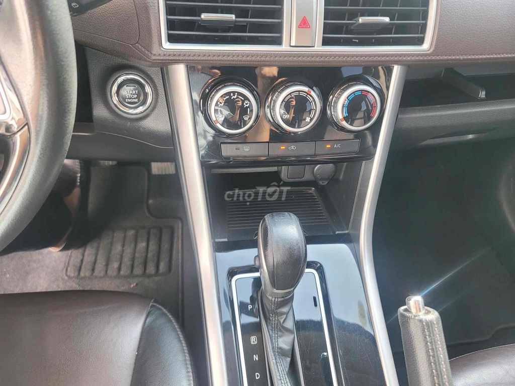 Mitsubishi Xpander Cross 2021 AT - 92000 km. Mua bán Ô tô tại Thành phố Thủ Dầu Một Bình Dương được đăng bởi Phạm Thanh Điền hình 14