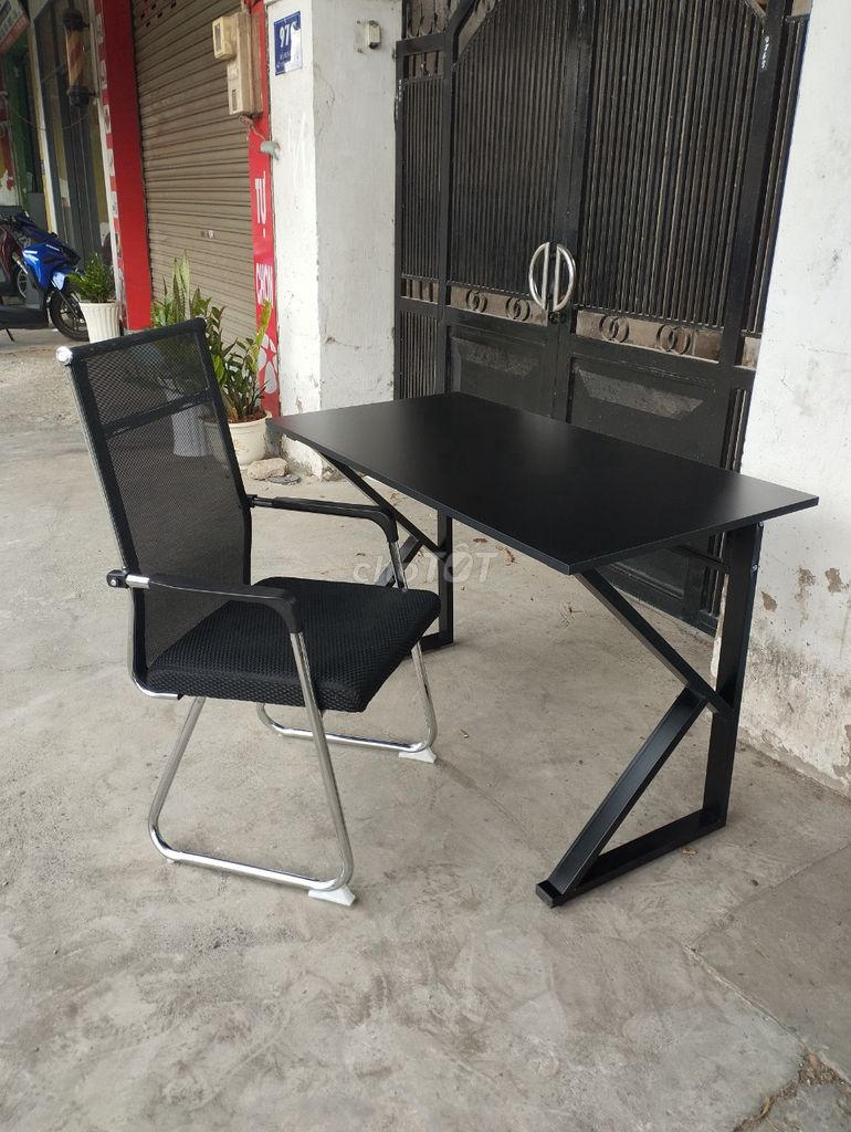BÀN LÀM VIỆC 1m2x60  + GHẾ XOAY FREESHIP. Mua bán Bàn ghế tại Quận 12 Tp Hồ Chí Minh được đăng bởi Nguyễn Minh Khoa hình 6