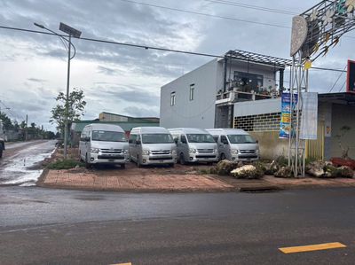 Toyota Hiace 2018  - 250000 km. Mua bán Ô tô tại Huyện Krông Năng Đắk Lắk được đăng bởi Văn Công