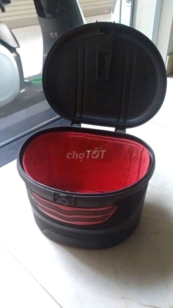 Giỏ xe máy nhựa Đen Đỏ. Mua bán Phụ tùng xe tại Quận Thanh Xuân Hà Nội được đăng bởi vechai hình 2