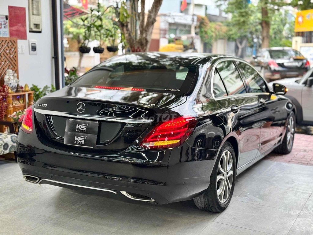 Mercedes Benz C200 model 2018. Mua bán Ô tô tại Quận 8 Tp Hồ Chí Minh được đăng bởi Khoa nguyễn hình 4