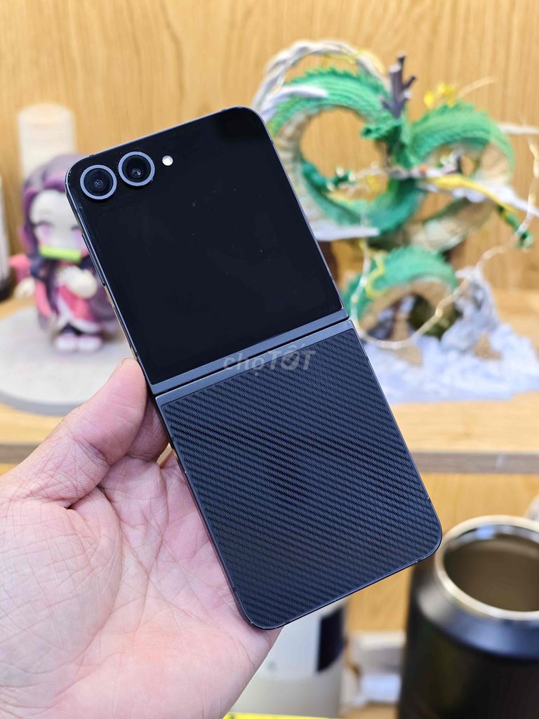 Samsung ZFlip6 256GB Đen 2 Sim. Mua bán Điện thoại tại Quận 10 Tp Hồ Chí Minh được đăng bởi Khánh Trần hình 1