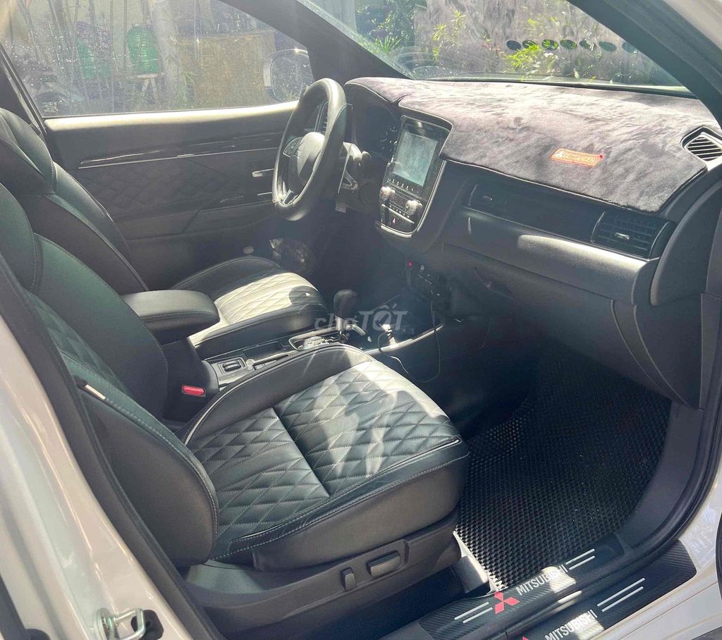 Mitsubishi Outlander siêu mới.. Mua bán Ô tô tại Quận Gò Vấp Tp Hồ Chí Minh được đăng bởi MITSUBISHI TRƯỜNG CHINH hình 5