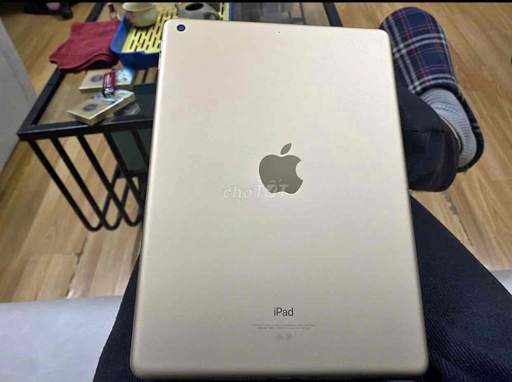 Apple iPad Gen 5 128GB Vàng. Mua bán Máy tính bảng tại Quận Hai Bà Trưng Hà Nội được đăng bởi Tên chưa cung cấp hình 1