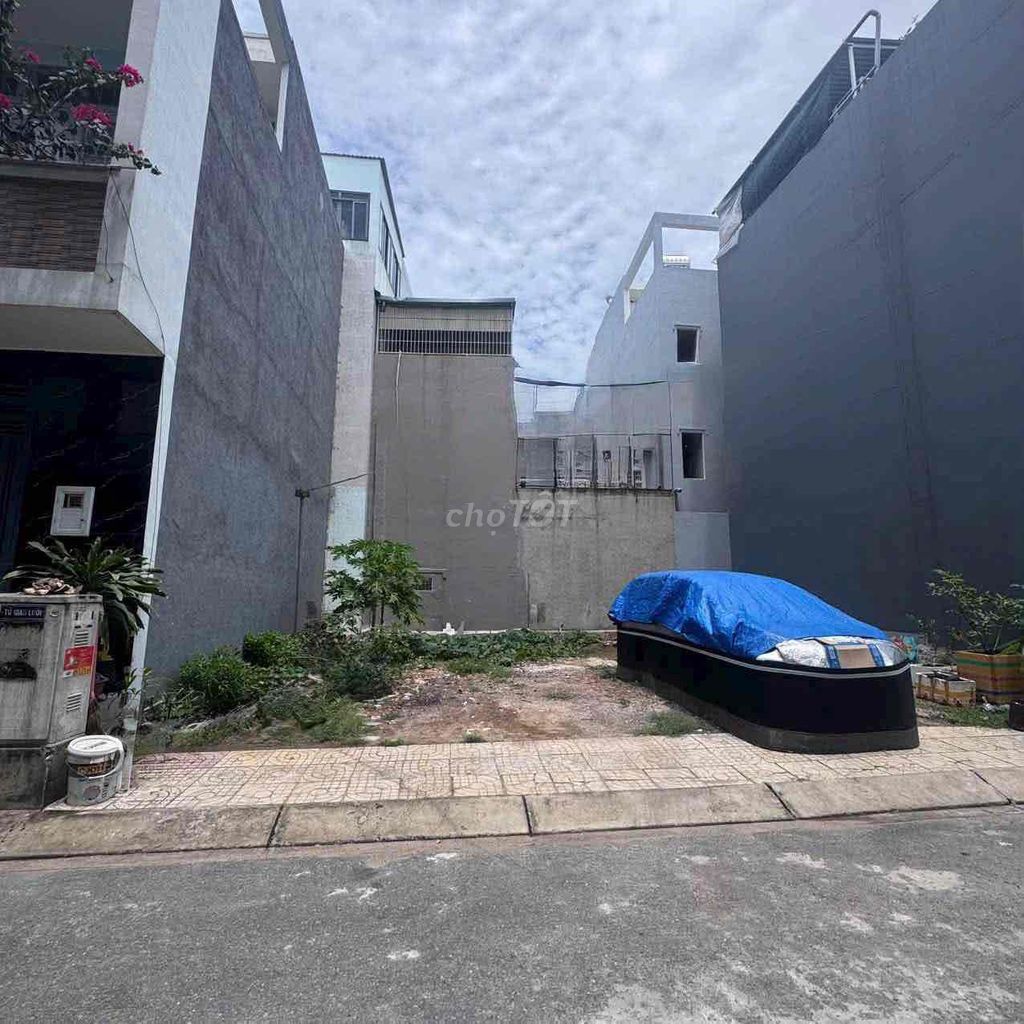 BÁN ĐẤT TRỐNG MẶT TIỀN HƠN 5m  ĐƯỜNG OTO KDC ĐỒNG BỘ , KẾ BÊN KHU TÊN