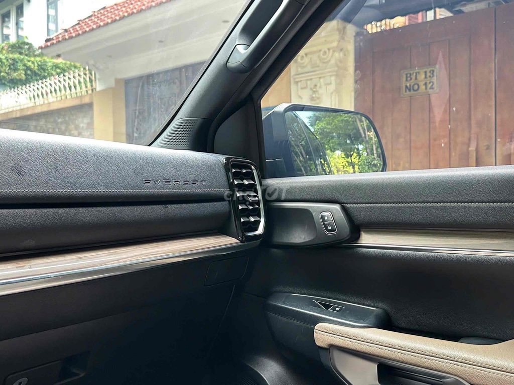 Ford Everest 2023 Titanium 2.0 AT 4x4 màu đen. Mua bán Ô tô tại Quận Cầu Giấy Hà Nội được đăng bởi Cao Quý hình 13