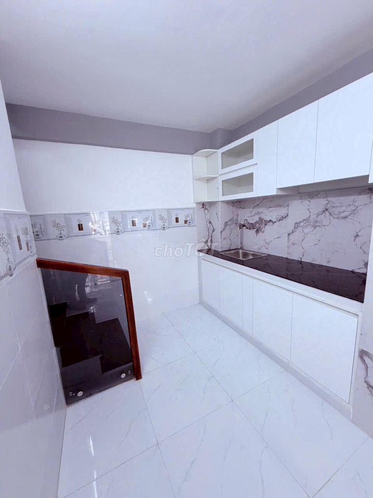 Cho thuê nhà mới đẹp. Hẻm 4m đường An Bình. 4pn. Giá chỉ 15.5 triệu