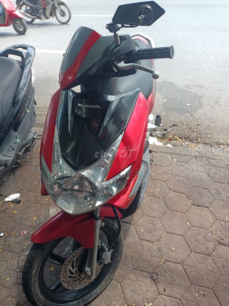 Honda Air Blade 2025 красный