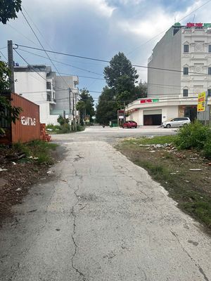 Chủ cần bán lô đất đường số 10 ở trung tâm bến lức Long An. Mua bán đất tại Huyện Bến Lức Long An được đăng bởi Nguyễn Văn Cương