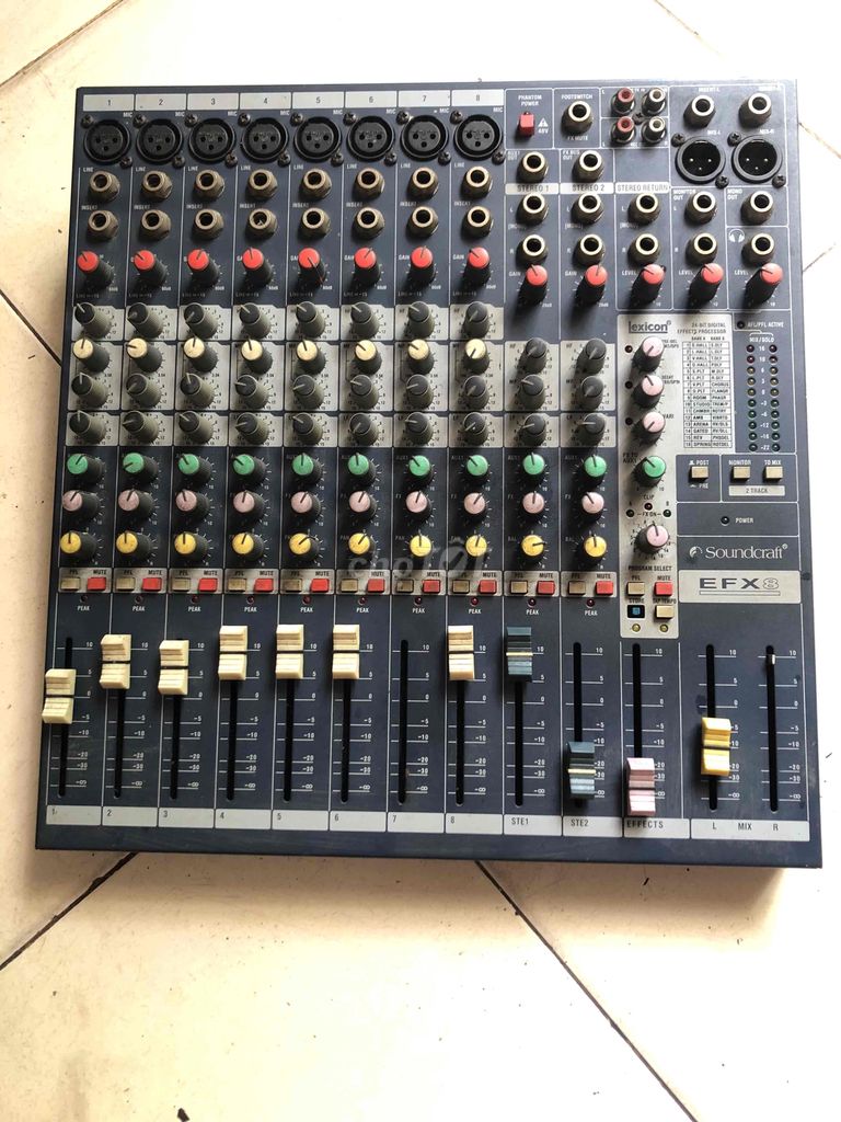 mic xơ bàn soundcraft EFX8