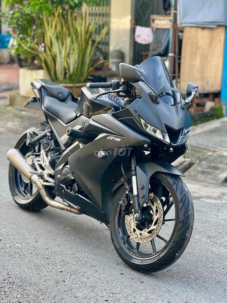 Yamaha R15V3 2018 Đen. Mua bán Xe máy tại Quận 7 Tp Hồ Chí Minh được đăng bởi Cửa hàng xe máy trả góp Q7 hình 1