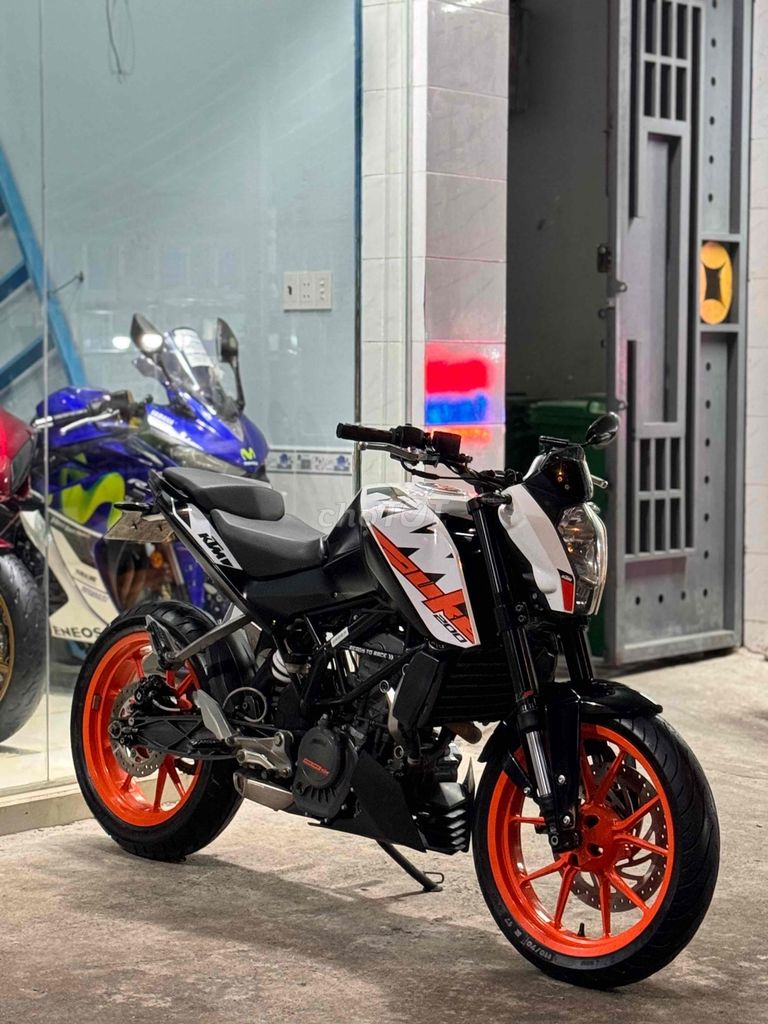 Cần bán KTM Duke 200 2021 Biển SG 9 chủ Odo:12K KM